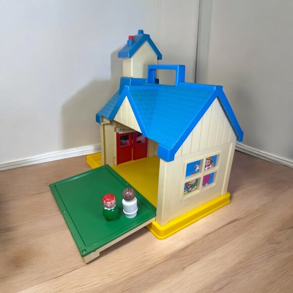 Vintage 1989 Spectra My Little Schoolhouse Carry Along Playhouse & 2 Figures - Picture 8 of 15